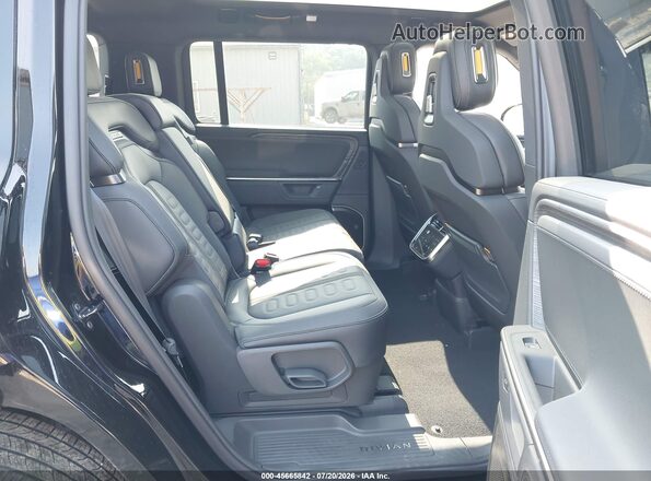7PDSGFBA3TN092363 2026 RIVIAN R1S Black VIN sticker view
