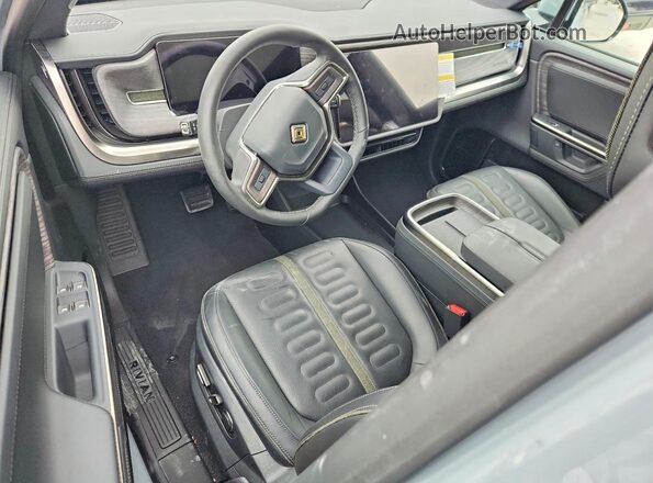 7PDSGFBA6TN082331 2026 RIVIAN R1S Blue Dashboard view