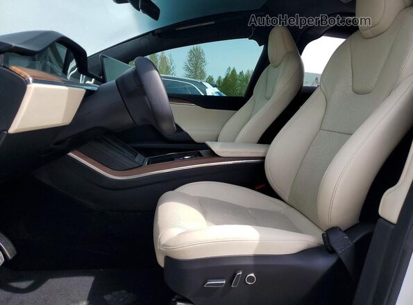 7SAXCBE51PF403490 2023 TESLA MODEL Cream Vista interior delantera