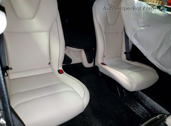 7SAXCBE66SF468224 2025 TESLA MODEL Red Vista interior trasera