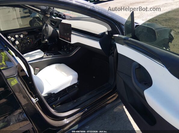 7SAXCBE67NF337873 2022 TESLA MODEL X Черный Вид салона спереди