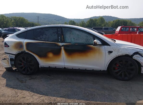 7SAXCBE69RF448592 2024 TESLA MODEL X White Դիմացի տեսք