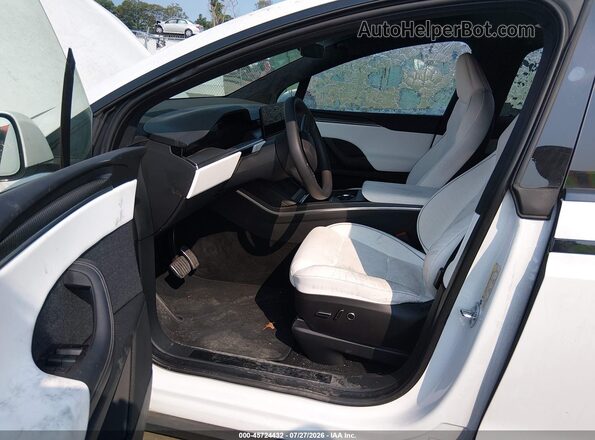 7SAXCBE69RF448592 2024 TESLA MODEL X White Սալոնի դիմացի տեսք