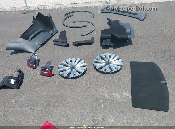 7SAYGAEE0SF269048 2025 TESLA MODEL Y Black Widok deski rozdzielczej