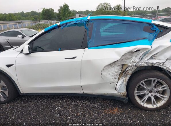 7SAYGAEE1NF363802 2022 TESLA MODEL Y White Սալոնի 360 աստիճան տեսք