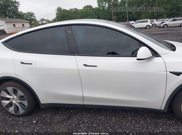 7SAYGAEE1NF363802 2022 TESLA MODEL Y White Սալոնի հետևի տեսք
