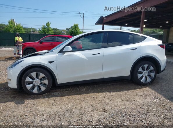7SAYGAEE2PF591181 2023 TESLA MODEL Y White Rear interior view