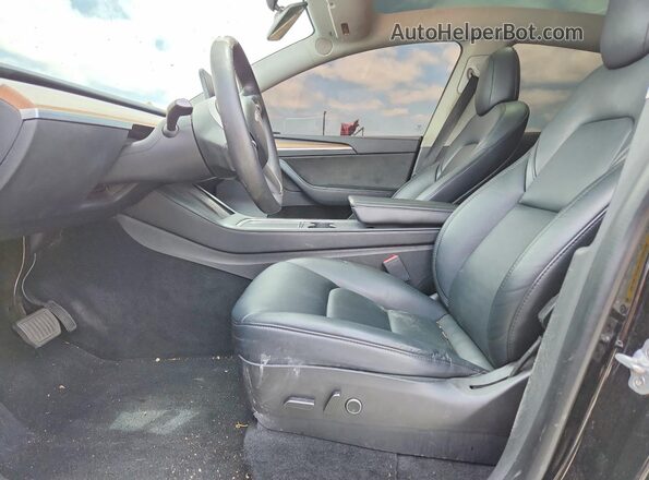 7SAYGAEE2PF615575 2023 TESLA MODEL Black Вид салону спереду
