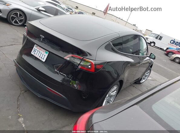 7SAYGAEE2PF646437 2023 TESLA MODEL Y Black Tył prawy