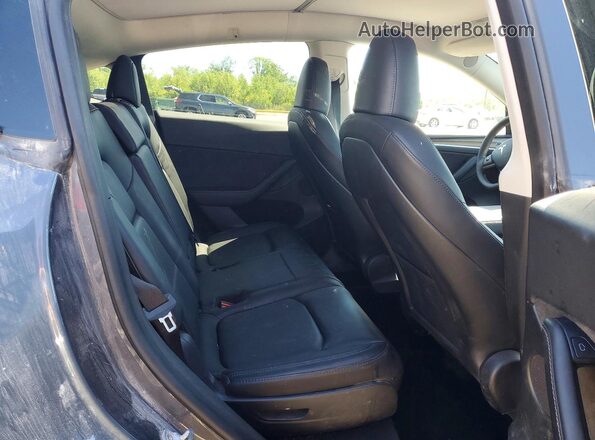 7SAYGAEE2PF691328 2023 TESLA MODEL Gray Widok wnętrza z tyłu