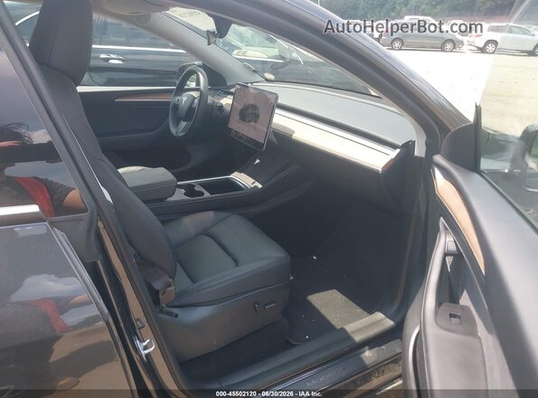7SAYGAEE2RF002827 2024 TESLA MODEL Y Gray Vista interior delantera