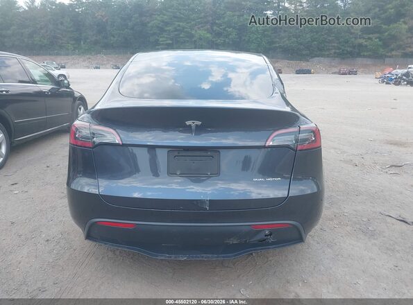7SAYGAEE2RF002827 2024 TESLA MODEL Y Gray 