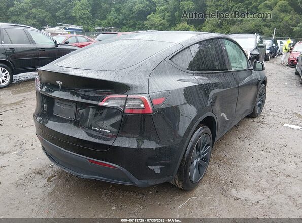 7SAYGAEE2RF151478 2024 TESLA MODEL Y Black Հետևի աջ