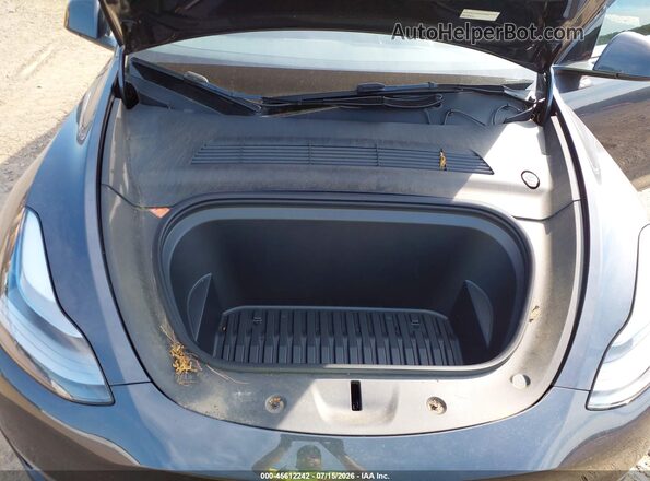 7SAYGAEE4RF108681 2024 TESLA MODEL Y Gray Widok z tyłu