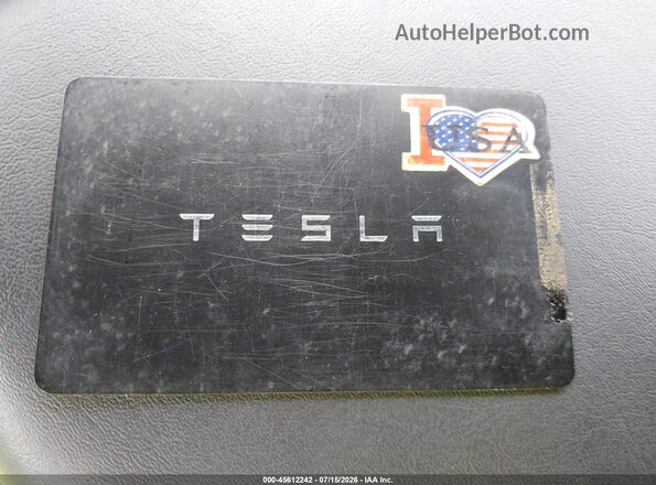 7SAYGAEE4RF108681 2024 TESLA MODEL Y Gray Widok deski rozdzielczej