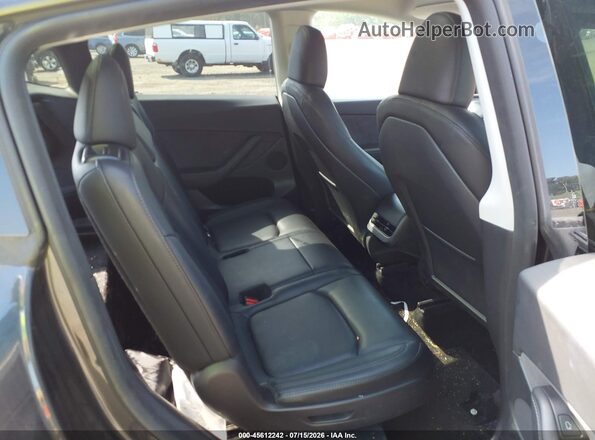 7SAYGAEE4RF108681 2024 TESLA MODEL Y Gray Widok naklejki z numerem VIN