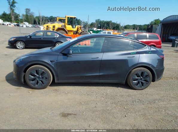 7SAYGAEE4RF108681 2024 TESLA MODEL Y Gray Widok wnętrza 360 stopni