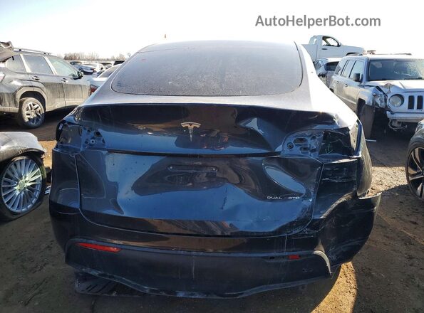 7SAYGAEE4RF199967 2024 TESLA MODEL Gray Widok z tyłu