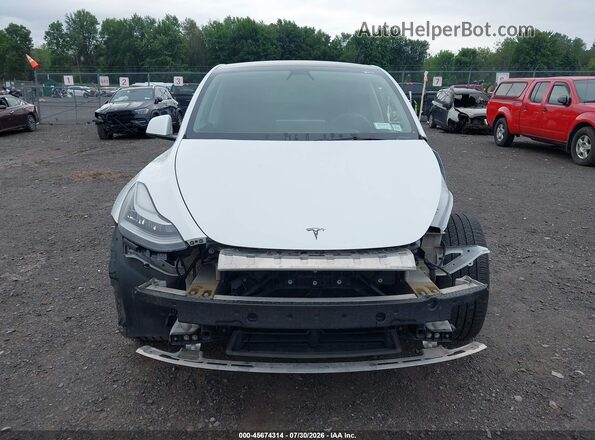 7SAYGAEE5NF377881 2022 TESLA MODEL Y White უკანა სალონის ხედი