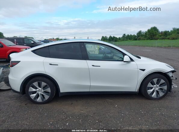 7SAYGAEE5NF377881 2022 TESLA MODEL Y White სალონის 360-გრადუსიანი ხედი