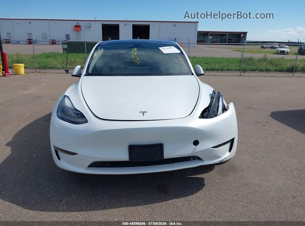 7SAYGAEE5PF629549 2023 TESLA MODEL Y White ხელსაწყოთა პანელის ხედი