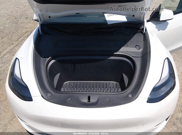 7SAYGAEE5PF703083 2023 TESLA MODEL Y White Հետևի տեսք