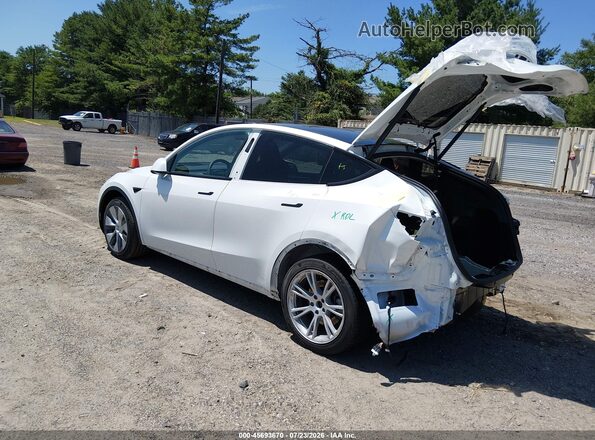 7SAYGAEE5PF703083 2023 TESLA MODEL Y White Հետևի ձախ