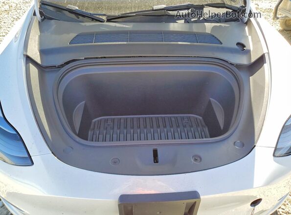 7SAYGAEE6RF206692 2024 TESLA MODEL White Rear interior view