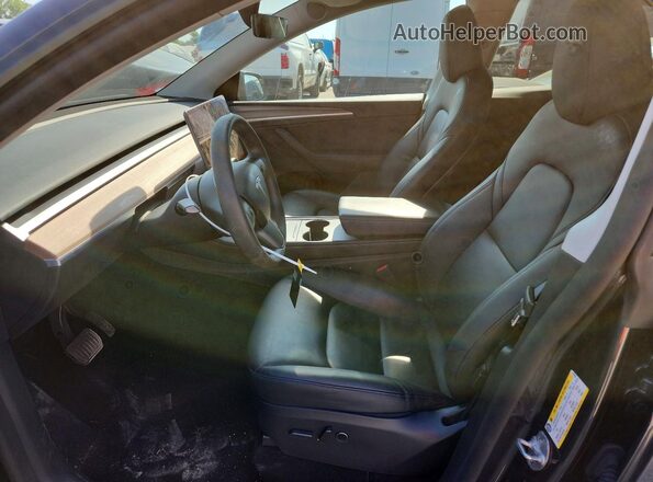 7SAYGAEE6SF247863 2025 TESLA MODEL Black წინა სალონის ხედი