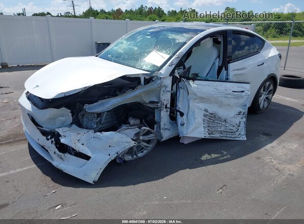 7SAYGAEE7NF530194 2022 TESLA MODEL Y White Front left