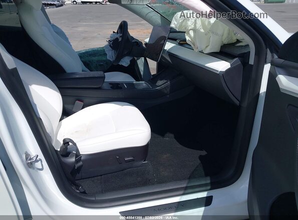 7SAYGAEE7NF530194 2022 TESLA MODEL Y White Front interior view