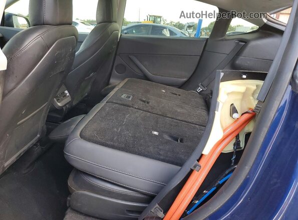7SAYGAEE8NF383562 2022 TESLA MODEL Blue Vista de los asientos traseros