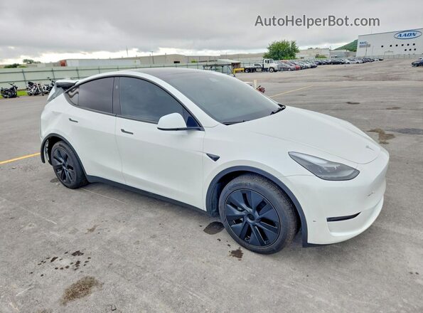 7SAYGAEE8SF247833 2025 TESLA MODEL Белый Передняя правая четверть