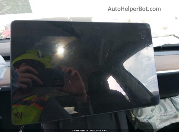 7SAYGAEE9SF256864 2025 TESLA MODEL Y Белый Вид задней части салона