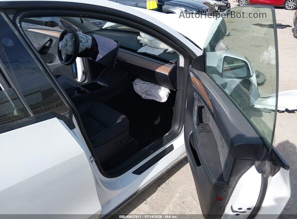 7SAYGAEE9SF256864 2025 TESLA MODEL Y Белый Вид салона спереди