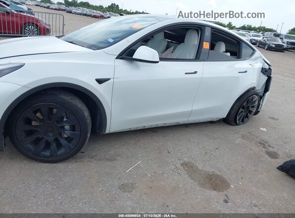 7SAYGAEEXPF751520 2023 TESLA MODEL Y White Front left