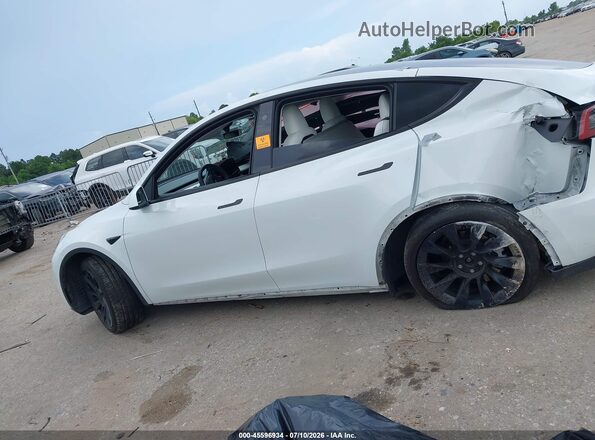 7SAYGAEEXPF751520 2023 TESLA MODEL Y White Instrument cluster view