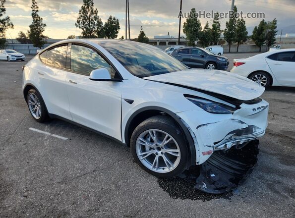 7SAYGDED0RF055390 2024 TESLA MODEL White Front right