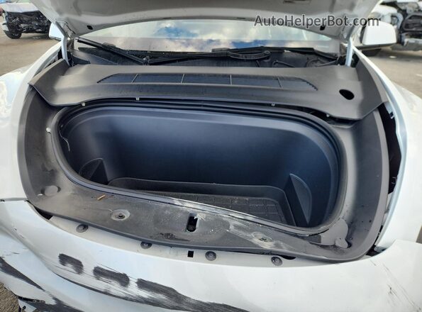 7SAYGDED0RF055390 2024 TESLA MODEL White Rear interior view