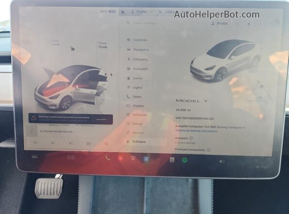 7SAYGDED0RF055390 2024 TESLA MODEL White Instrument cluster view