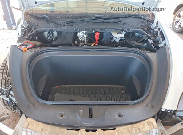 7SAYGDED0SA377272 2025 TESLA MODEL White Շարժիչի բաժամունքի տեսք