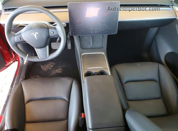 7SAYGDED0SF280026 2025 TESLA MODEL Красный Вид панели приборов