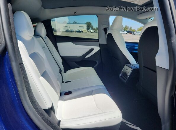 7SAYGDED0TF547182 2026 TESLA MODEL Blue Widok tylnych siedzeń