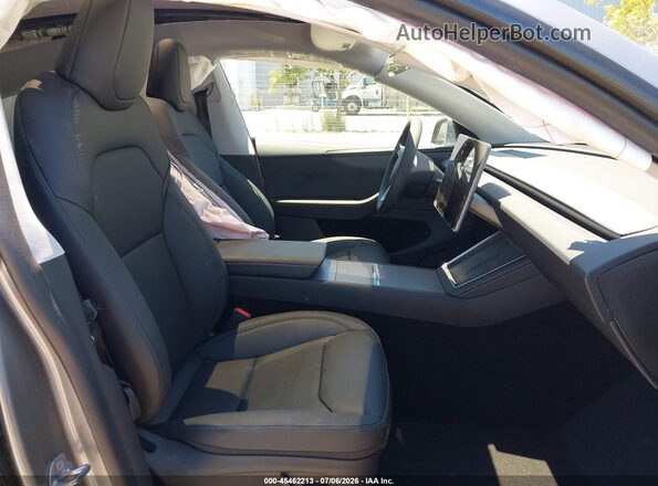 7SAYGDED0TF549997 2026 TESLA MODEL Y Серый Вид салона спереди