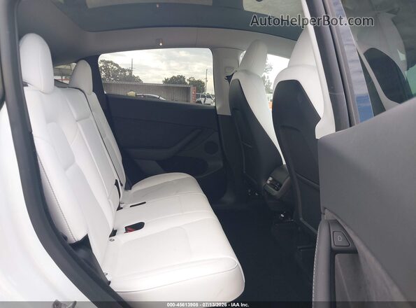 7SAYGDED1RF011396 2024 TESLA MODEL Y White VIN կոդի պիտակի տեսք