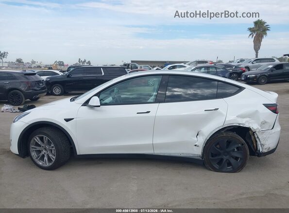 7SAYGDED1RF011396 2024 TESLA MODEL Y White Սալոնի հետևի տեսք