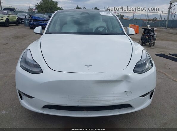 7SAYGDED1RF011396 2024 TESLA MODEL Y White Առջևի վահանակի տեսք