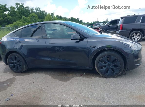 7SAYGDED1RF123809 2024 TESLA MODEL Y Gray Սալոնի հետևի տեսք