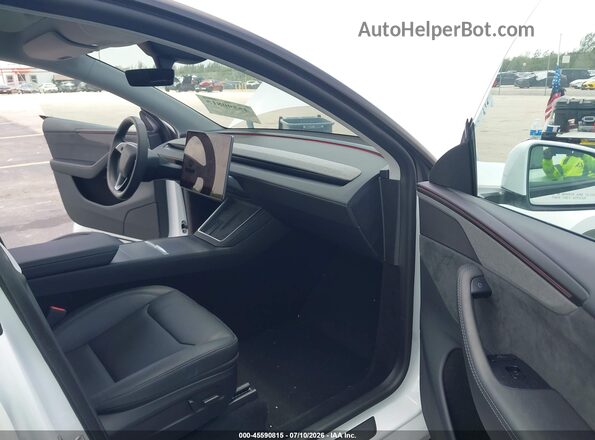 7SAYGDED1TF397387 2026 TESLA MODEL Y White Vista interior delantera