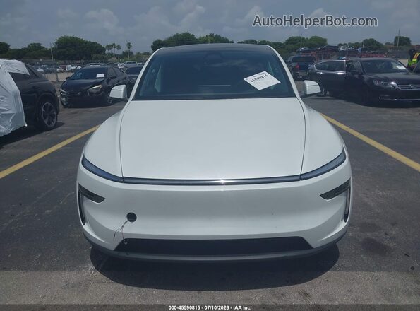 7SAYGDED1TF397387 2026 TESLA MODEL Y White Vista del salpicadero